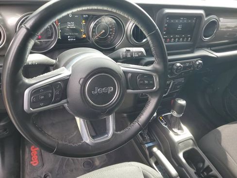 Used 2021 Jeep Wrangler Unlimited Sahara AWD/4WD image 17