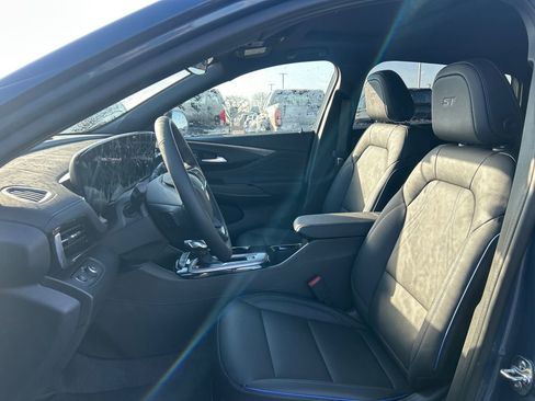 New 2026 Buick Envista Sport Touring FWD image 18