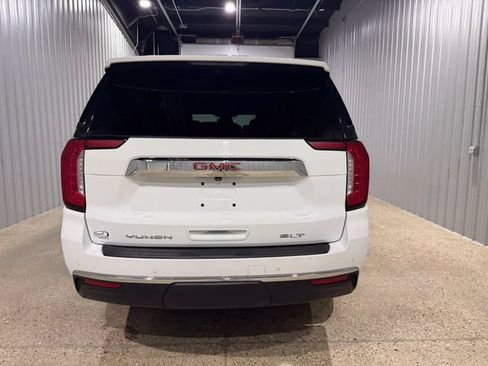 Used 2023 GMC Yukon XL SLT AWD/4WD image 7
