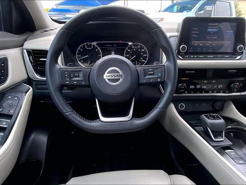 Used 2021 Nissan Rogue SL FWD image 6