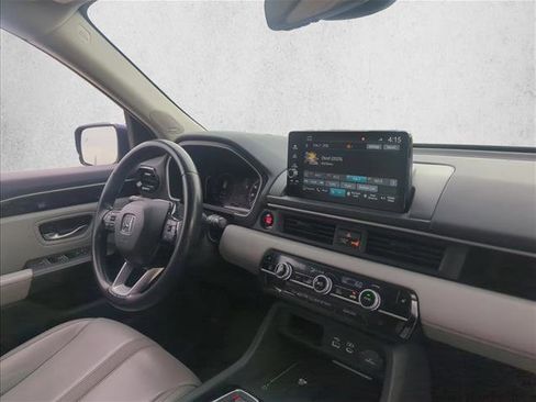 Used 2025 Honda Pilot Touring image 22
