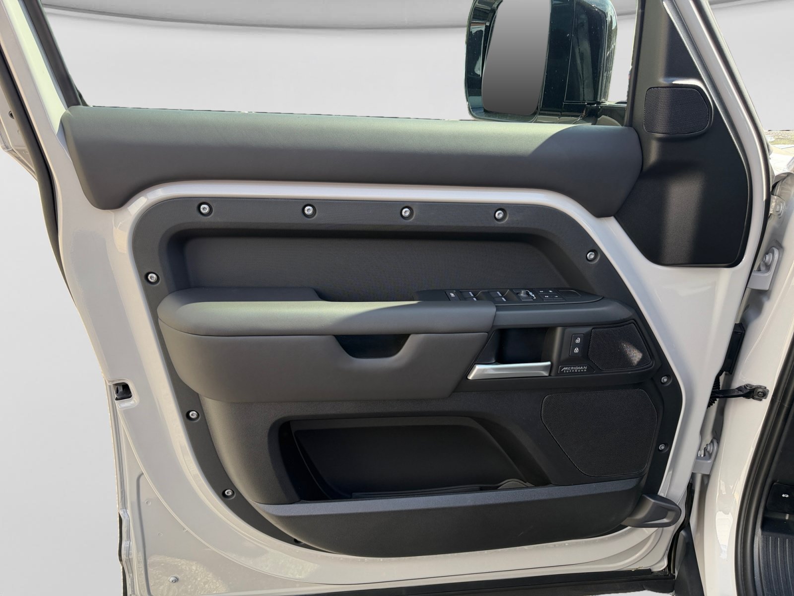 New 2026 Land Rover Defender 110 X-Dynamic SE AWD/4WD image 12