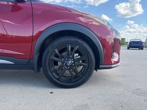 Used 2023 Nissan Kicks SR w/ SR Premium Package FWD image 15