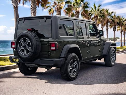 Used 2022 Jeep Wrangler Unlimited Sport AWD/4WD image 5