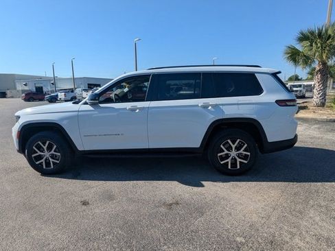 Used 2023 Jeep Grand Cherokee L Limited w/ Luxury Tech Group II AWD/4WD image 8