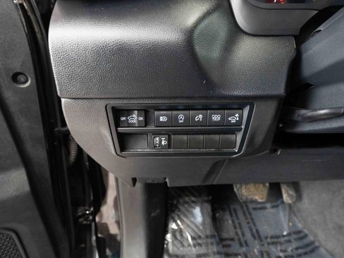 Used 2022 Toyota Tundra SR5 w/ Convenience Package image 11