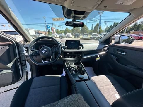 Used 2023 Nissan Rogue SV AWD/4WD image 22
