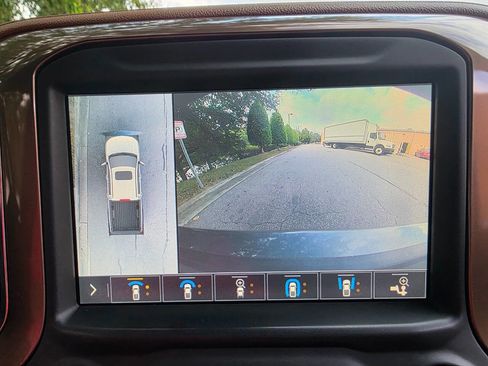 Used 2019 Chevrolet Silverado 1500 High Country w/ Technology Package image 30