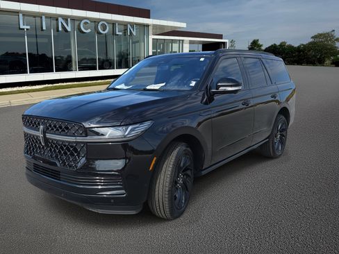 New 2025 Lincoln Navigator Reserve w/ Jet Appearance Package image 1