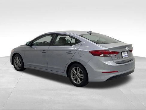 Used 2017 Hyundai Elantra SE w/ SE A/T Tech Package 03 FWD image 4