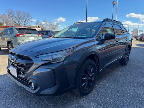 Used 2023 Subaru Outback Onyx Edition AWD/4WD image 3