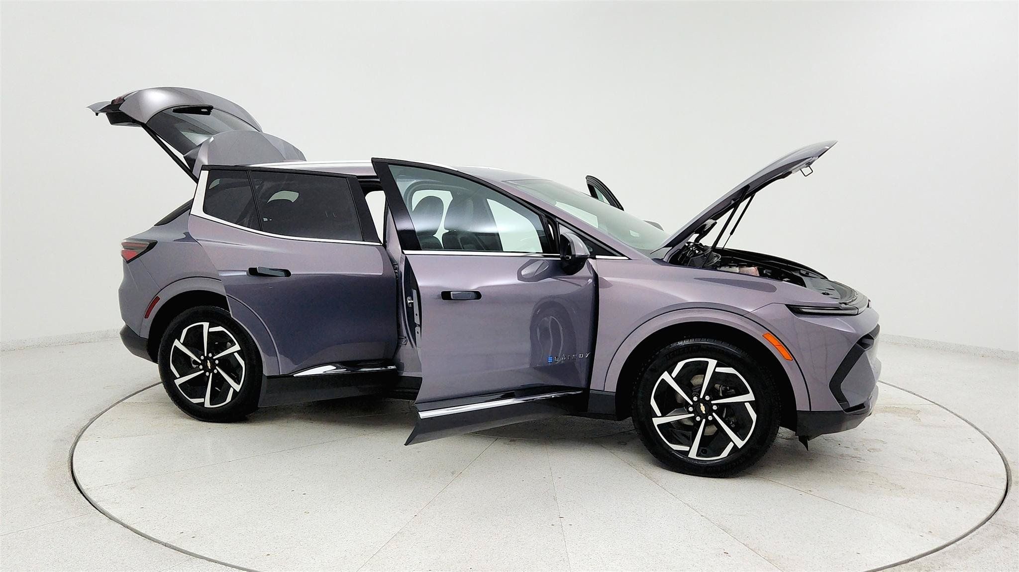 Used 2024 Chevrolet Equinox EV LT FWD image 34