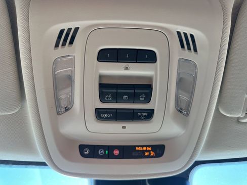 Used 2022 Buick Envision Essence w/ Technology Package II image 24