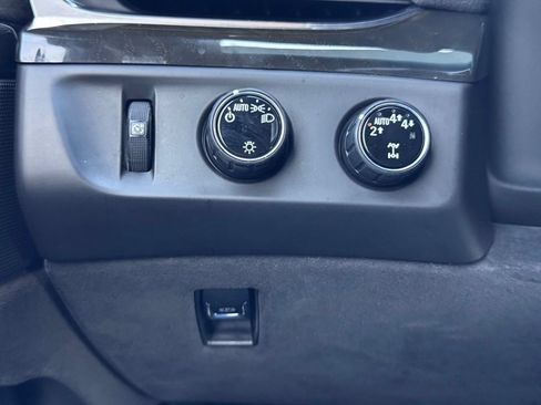 Used 2017 Cadillac Escalade Platinum AWD/4WD image 41