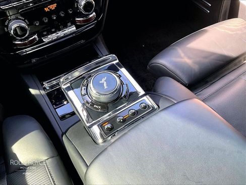 Used 2020 Rolls-Royce Phantom Sedan RWD image 31