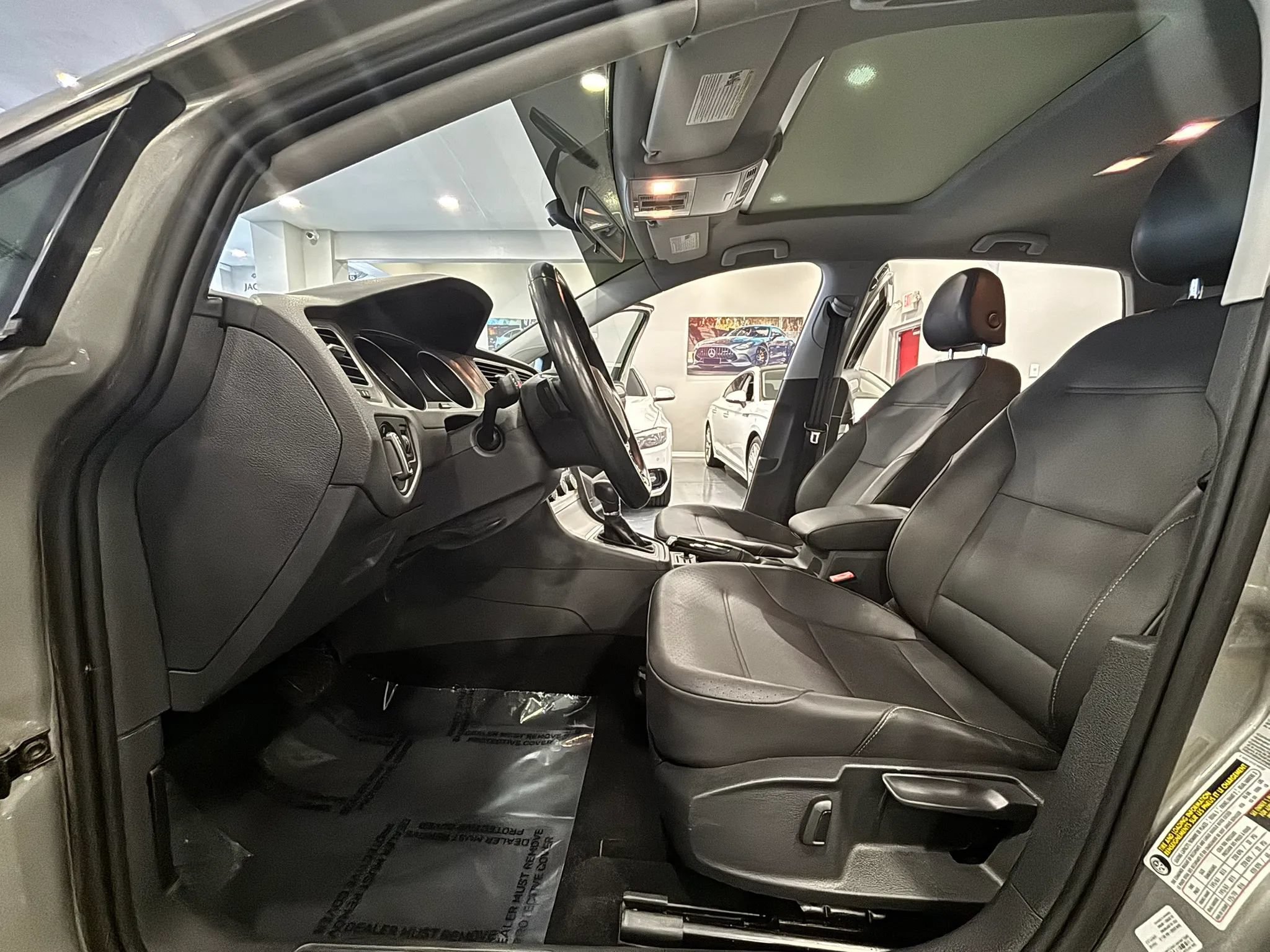 Used 2015 Volkswagen Golf S FWD image 10