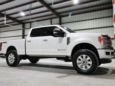 Used 2018 Ford F250 Platinum w/ Platinum Ultimate Package image 15