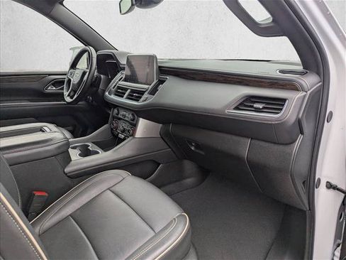 Used 2024 Chevrolet Suburban Premier AWD/4WD image 27