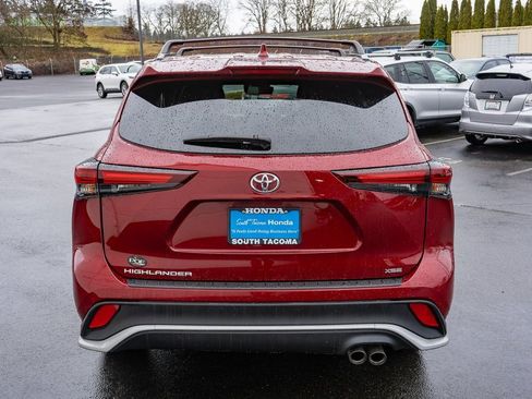 Used 2024 Toyota Highlander XSE image 12
