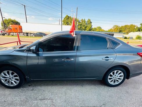 Used 2019 Nissan Sentra S w/ Appearance Package image 2