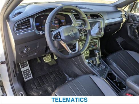 Used 2022 Volkswagen Tiguan SE R-Line image 14