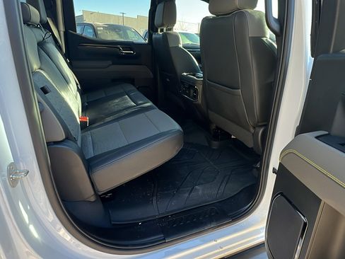 Used 2022 Chevrolet Silverado 1500 ZR2 w/ Technology Package image 22