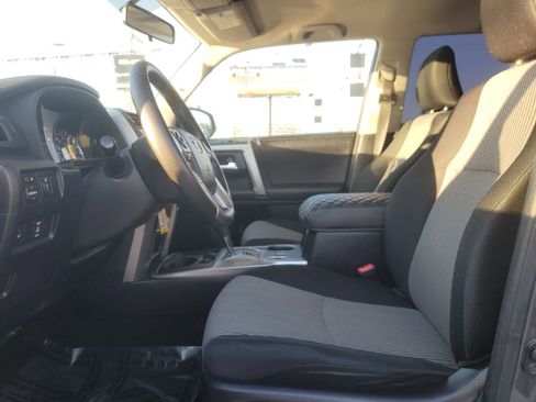 Used 2016 Toyota 4Runner image 8