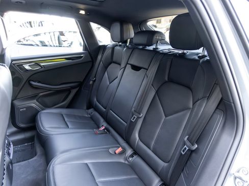 Certified 2026 Porsche Macan AWD/4WD image 51