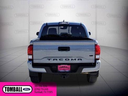 Used 2019 Toyota Tacoma TRD Sport image 6