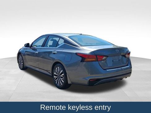 Used 2023 Nissan Altima 2.5 SV FWD image 5