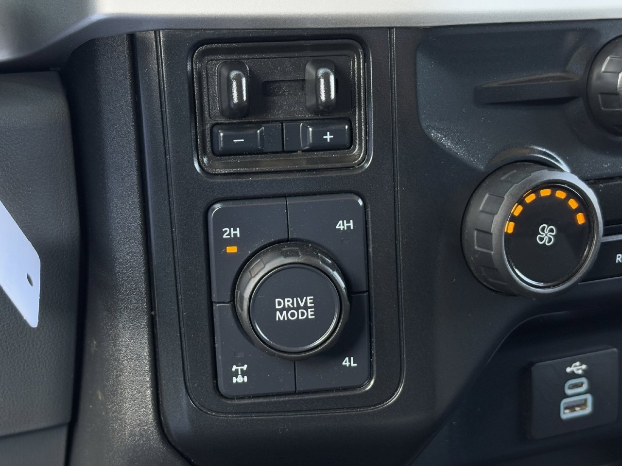 Used 2024 Ford F250 XL w/ STX Appearance Package AWD/4WD image 21