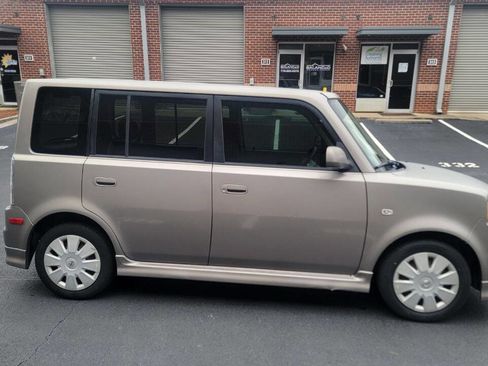 Used 2006 Scion xB image 4