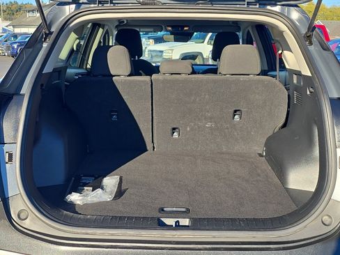 Used 2024 Kia Sportage LX image 9