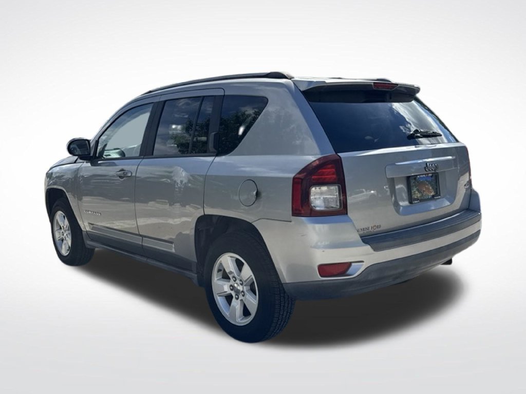 Used 2016 Jeep Compass Latitude FWD image 6