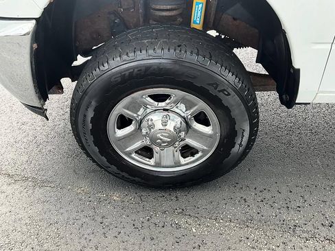 Used 2018 RAM 2500 Tradesman w/ Chrome Appearance Group AWD/4WD image 10