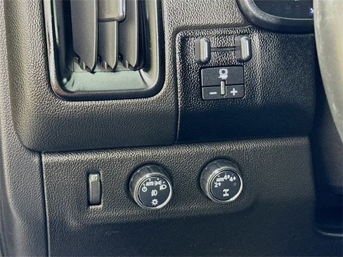 Used 2019 Chevrolet Colorado LT w/ LPO, Premium Interior Package image 13