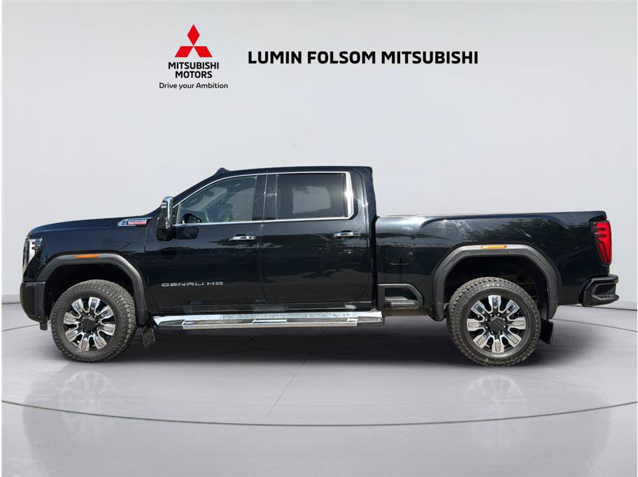 Used 2024 GMC Sierra 2500 Denali w/ Technology Package AWD/4WD image 2