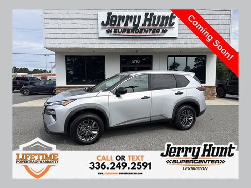 Used 2024 Nissan Rogue S FWD image 1