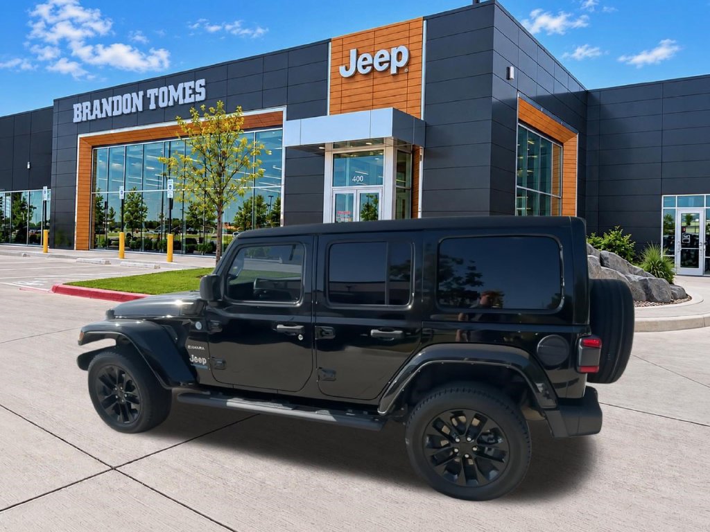 Used 2021 Jeep Wrangler Unlimited Sahara w/ Cold Weather Group AWD/4WD image 5