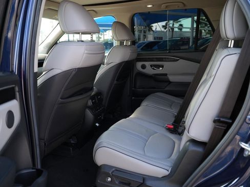 Used 2025 Honda Pilot Elite image 17