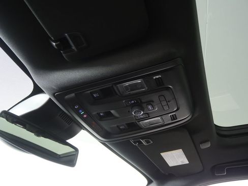 Used 2024 Chevrolet Tahoe RST w/ Luxury Package AWD/4WD image 21