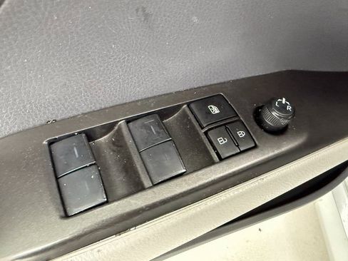 Used 2023 Toyota Camry LE image 27