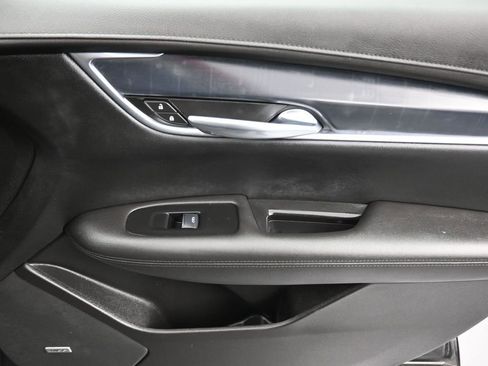 Used 2017 Cadillac XT5 Luxury w/ LPO, Wheel Lock Package image 38