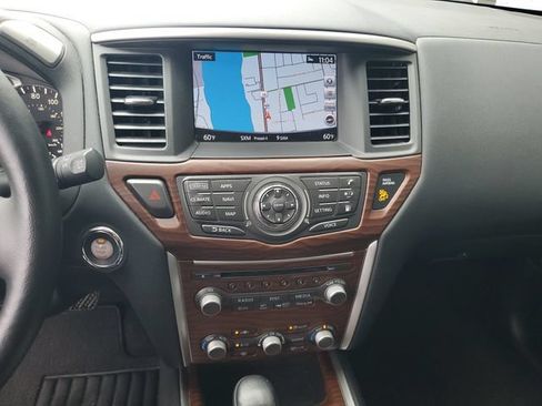 Used 2018 Nissan Pathfinder Platinum w/ Cargo Package AWD/4WD image 15