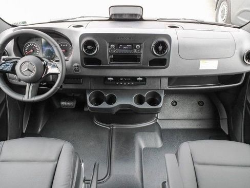 New 2025 Mercedes-Benz Sprinter 2500 image 12