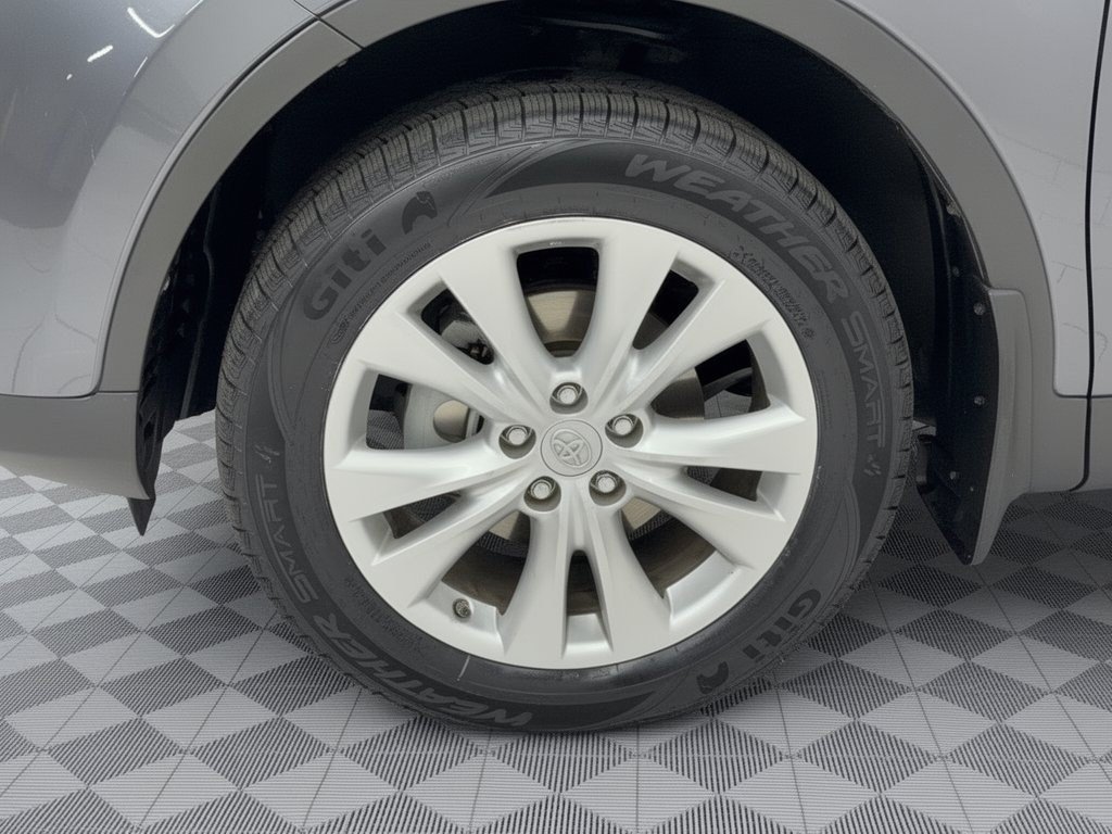 Used 2015 Toyota RAV4 Limited AWD/4WD image 13