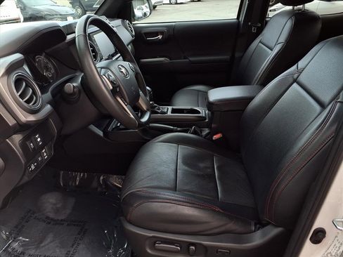 Certified 2023 Toyota Tacoma TRD Off-Road image 17