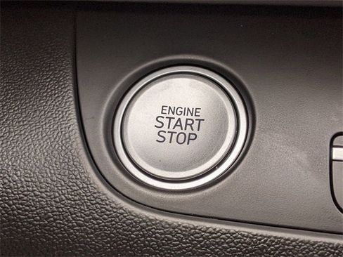 Used 2025 Hyundai Elantra Limited image 26