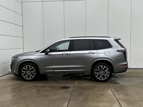 New 2025 Cadillac XT6 Sport w/ Technology Package image 9