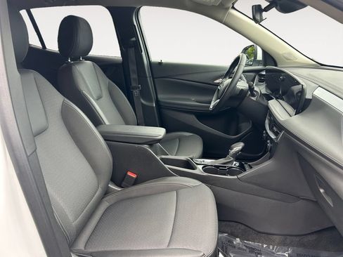 Used 2025 Buick Encore GX Preferred AWD/4WD image 24